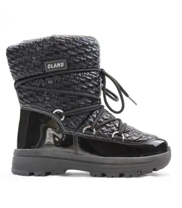 Women's warm winter boots in patent leather with bubble effect collar