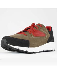 Low trainers for men in natural leather with black fabric inserts