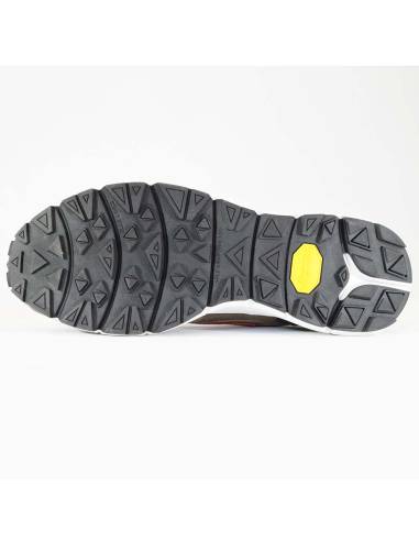 Zapatillas bajas para hombre en piel natural con inserciones en tejido negro