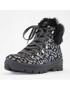 Women's winter boots in black leather with silver spots and rabbit fur collar