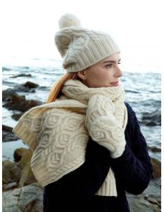 Pompom beanie green and grey mottled 2