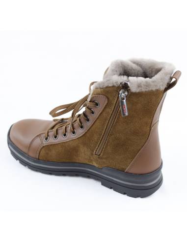 Warme Damenstiefel aus rotem Hydro-Wildleder und gefüttert mit echter Wolle.