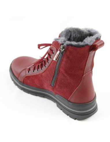 Warme Damenstiefel aus rotem Hydro-Wildleder und gefüttert mit echter Wolle.
