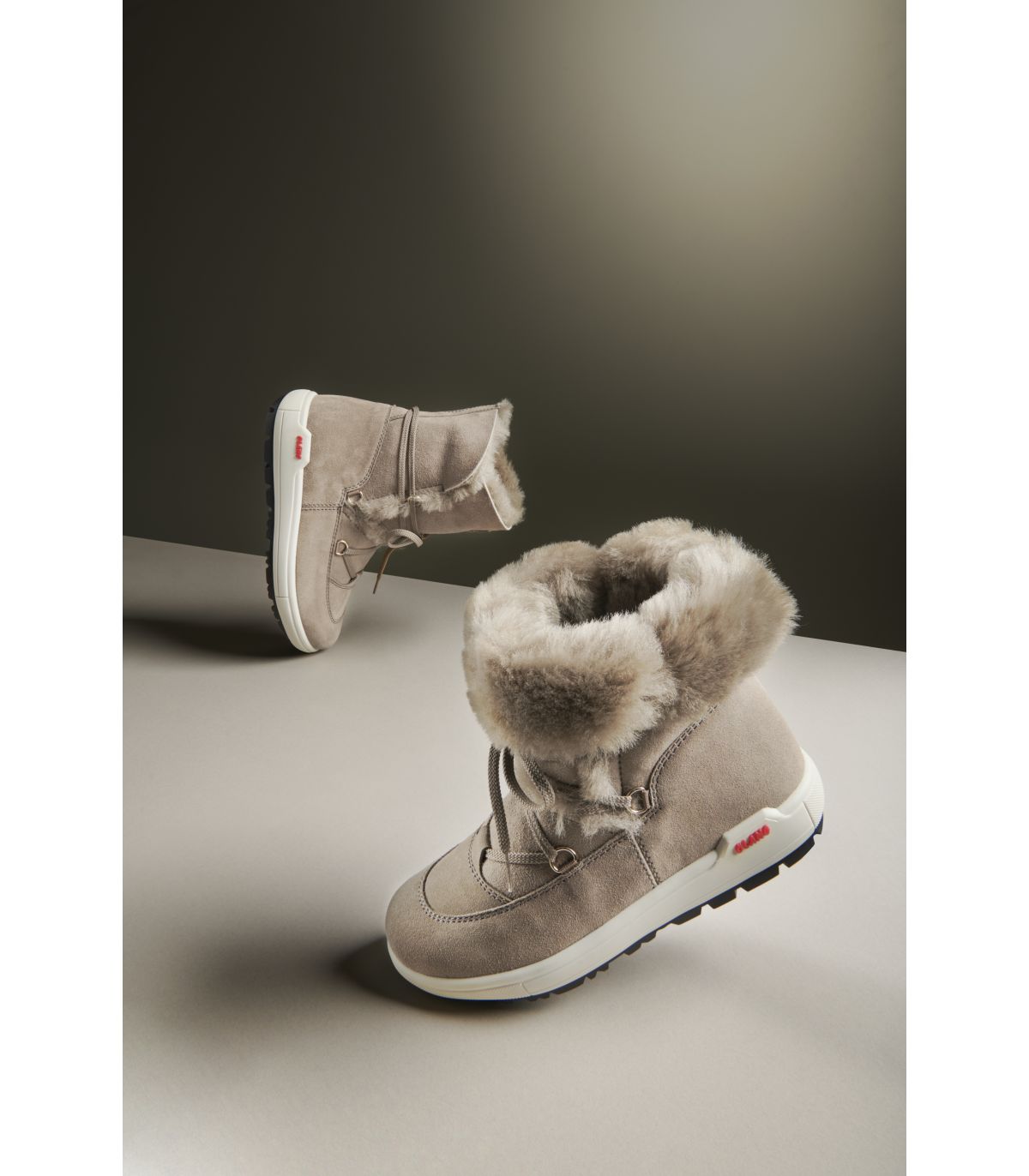 Moon boot far side high outlet shearling