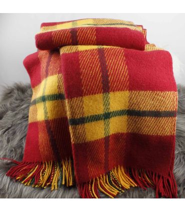 Warm diamond herringbone blanket in pure wool