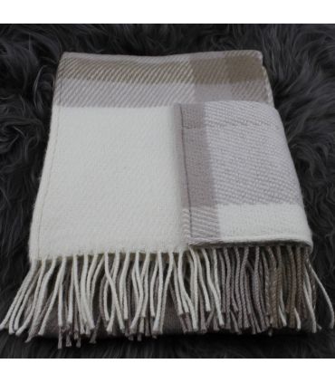 Stole with pockets in pure new wool