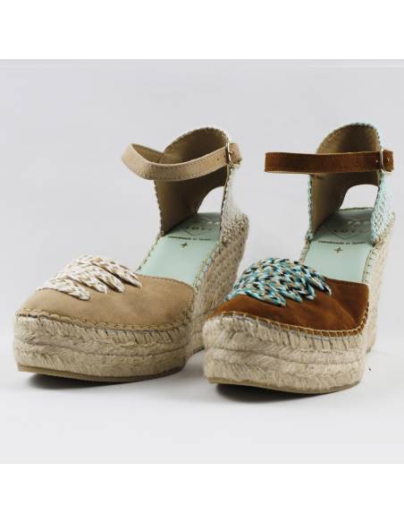 Espadrilles compensées beige avec bride cheville et lacet décoratif 