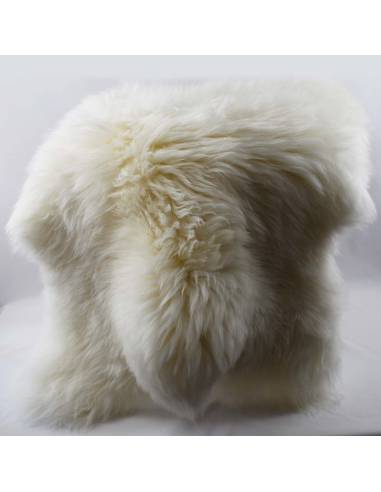 Large decoration Sheepskins chrom free grey or off white