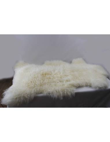 Large decoration Sheepskins chrom free grey or off white