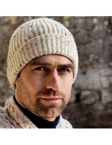 Gorro cálido de hombre de pura lana merino con punto de canalé simple