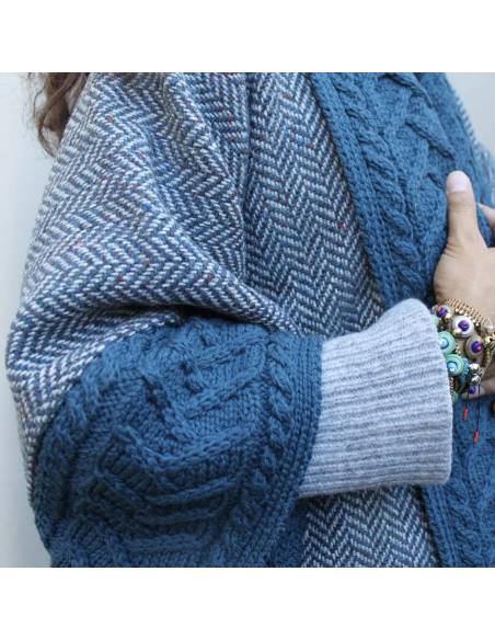  Women's cape in pure merino wool and Donegal tweed