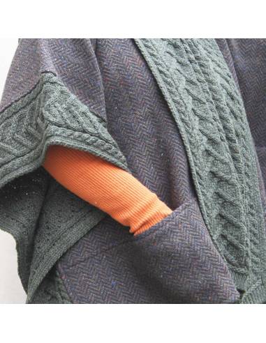 Damen-Mantelumhang aus reiner Merinowolle und Donegal-Tweed