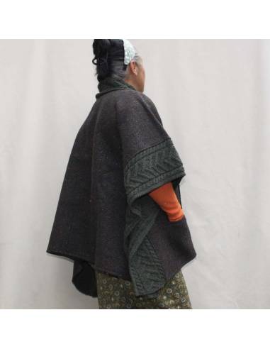 Cape femme en pure laine mérinos et Donegal tweed