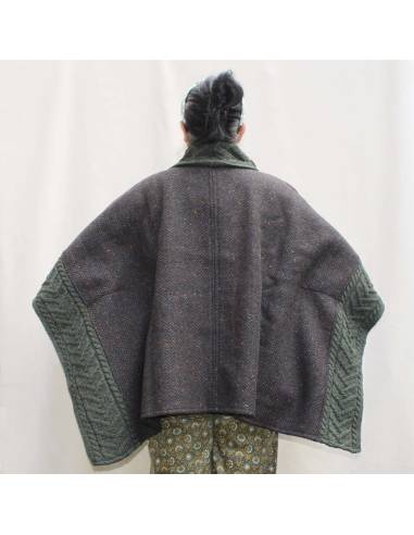 Cape femme en pure laine mérinos et Donegal tweed