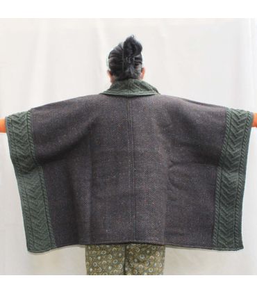 Damen-Mantelumhang aus reiner Merinowolle und Donegal-Tweed