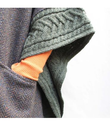 Damen-Mantelumhang aus reiner Merinowolle und Donegal-Tweed