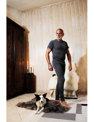 Tee shirt homme en laine et soie noir ou gris moucheté