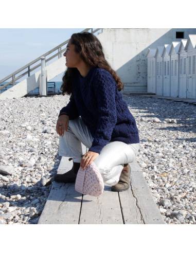 Cálido jersey de cuello redondo de pura lana merino para mujer con bolsillos