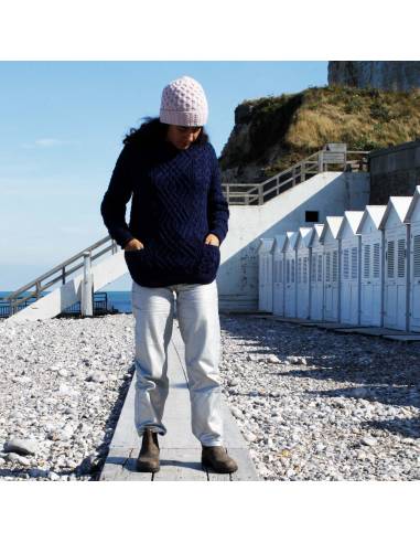 Warmer Damenpullover aus reiner Merinowolle Rundhalsausschnitt und Taschen.