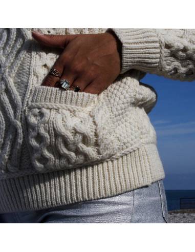 Warm women's pure merino wool round neck jumper with pockets