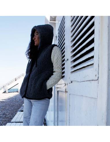 Cálido jersey de cuello redondo de pura lana merino para mujer con bolsillos