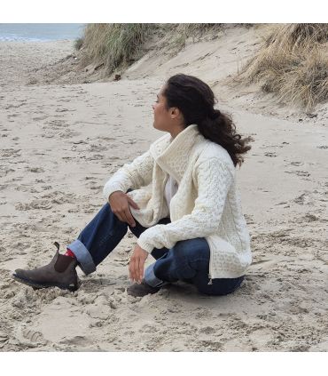Damen Strickjacke mit doppeltem Kragen aus reiner Merinowolle