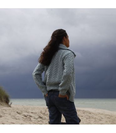 Cárdigan de mujer con cremallera y doble cuello en pura lana de merino