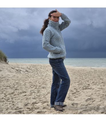 Cárdigan de mujer con cremallera y doble cuello en pura lana de merino