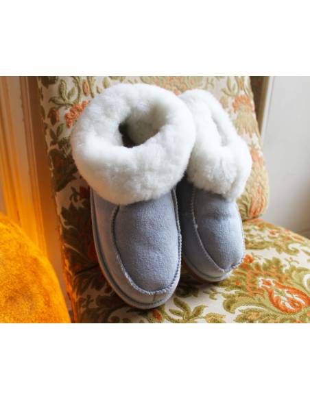 Chaussons chauds boots en peau de mouton Femme et Homme gris clair laine de mouton blanche
