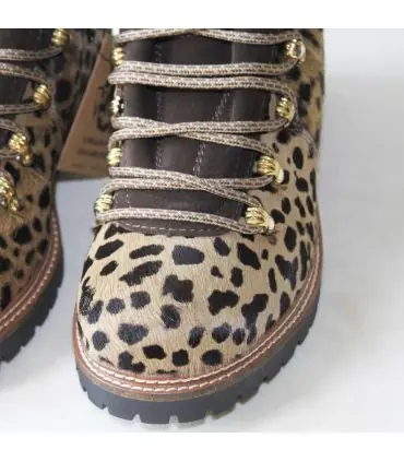 Bottines léopard luxe en peau de vache intérieur peau de mouton semelle antidérapante