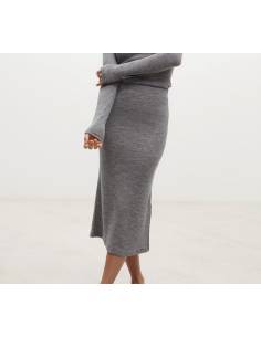 Women's pencil skirt, black or chestnut