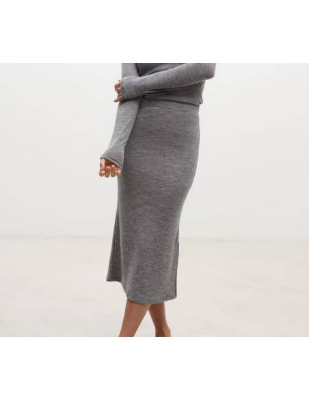 Jupe femme droite type crayon noir ou chataigne