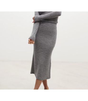 Women's pencil skirt, black or chestnut