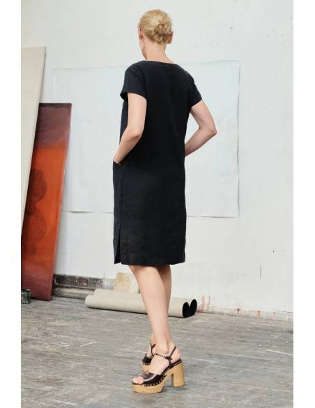 Robe en lin noir élégante et fluide pour femme
