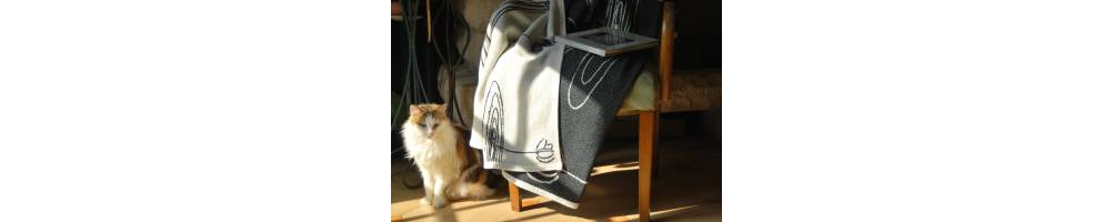 Verkauf om Plaids und Decken  aus Wolle und Alpaka, Kissen und Dekorationsartikeln. 